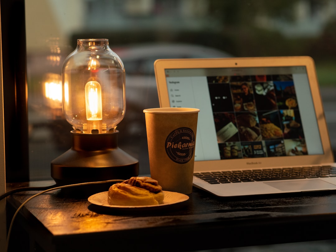 digital nomad laptop coffee shop productivity tools 2026