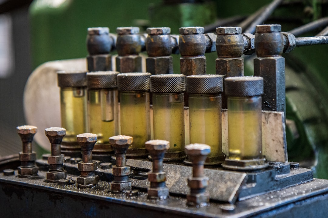 synthetic motor oil vs conventional oil comparison engine