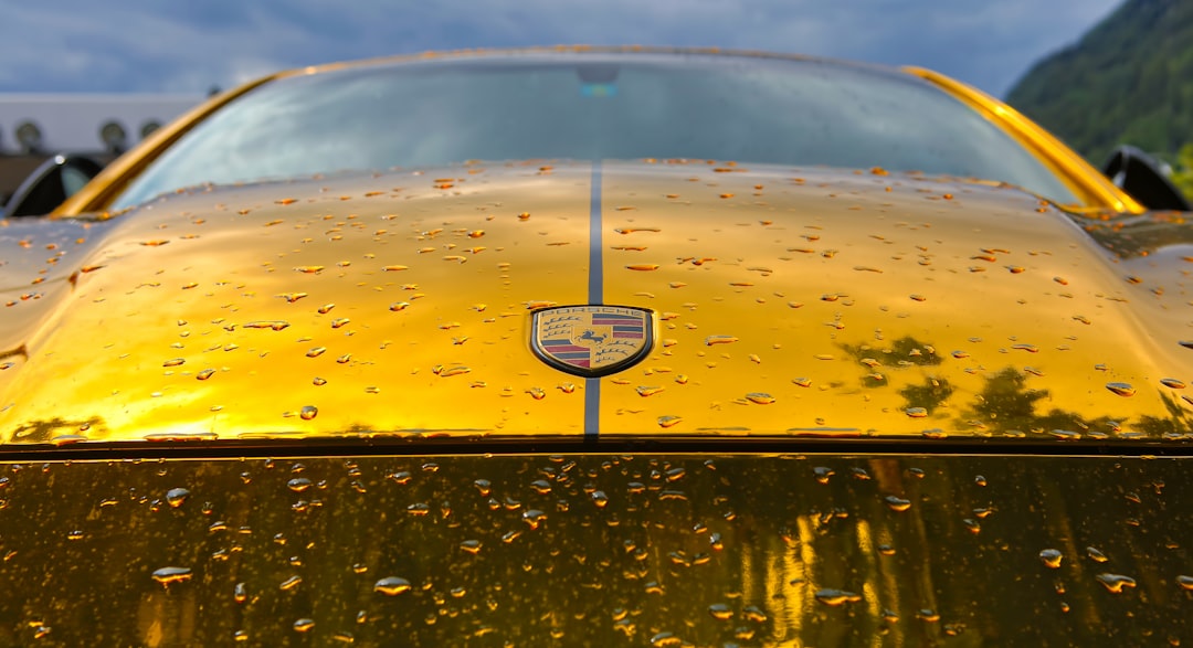 engine oil comparison premium vs regular motor oil bottles