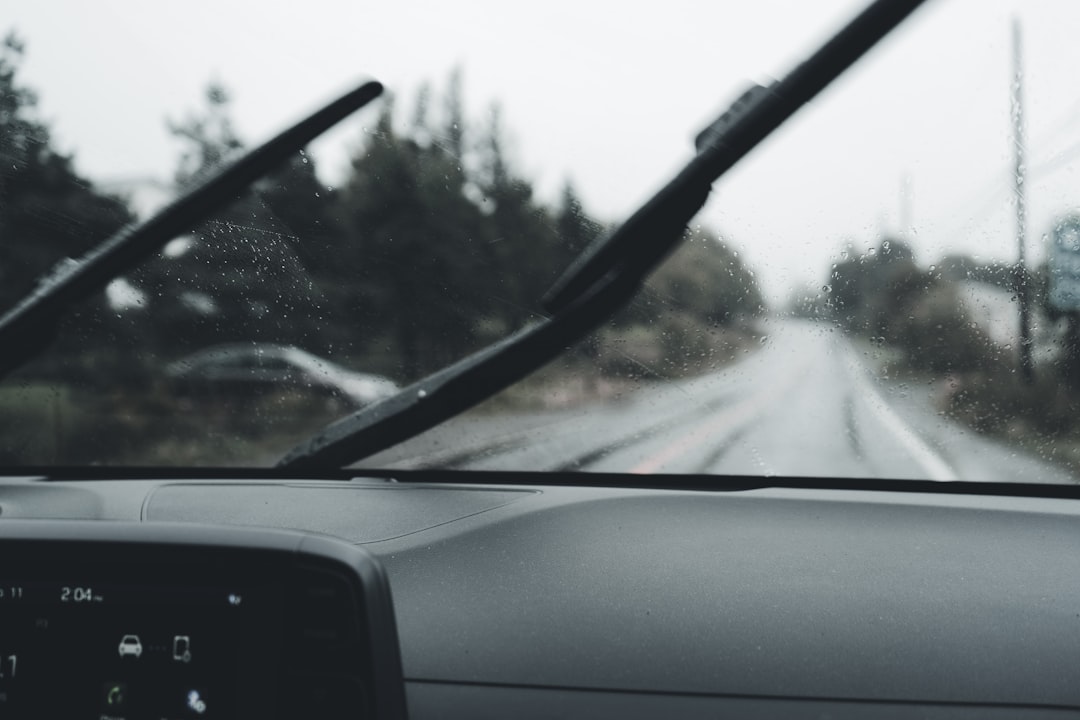 car wiper blade comparison rainy windshield 2026