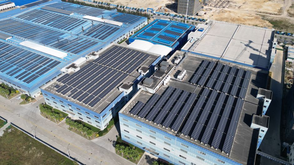 BESS battery energy storage system industrial installation, large scale lithium battery rack warehouse